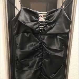 🌻 Black cocktail dress with rhinestone front